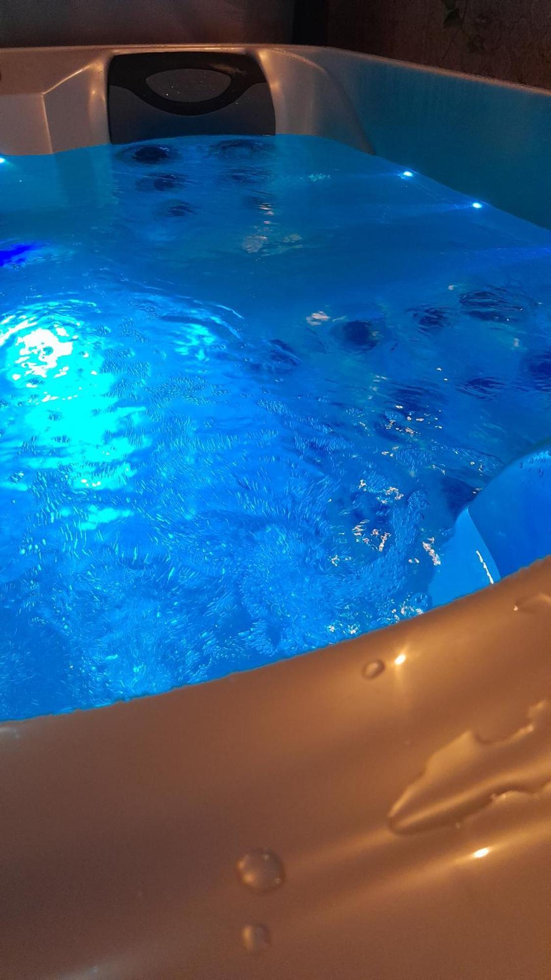 Lux, Chambre Spa Privatif Valenciennes Aulnoy-lez-Valenciennes Экстерьер фото